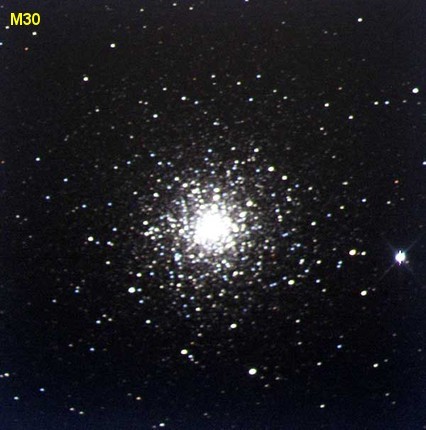 Típus: Gömbhalmaz, &alpha; = 21:40:22, &delta; = -23:10:43, Csillagkép: Capricornus | Bak, Fényesség: 6.9, Méret: 720