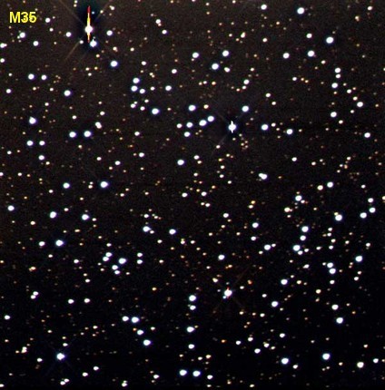 Típus: Nyílthalmaz, &alpha; = 6:9:0, &delta; = 24:21:0, Csillagkép: Gemini | Ikrek, Fényesség: 5.1, Méret: 1500