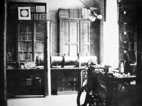  A 26/196 cm-es Browning-With reflektor tubusa (asztalon)